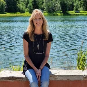 Meet your Posher, Kay